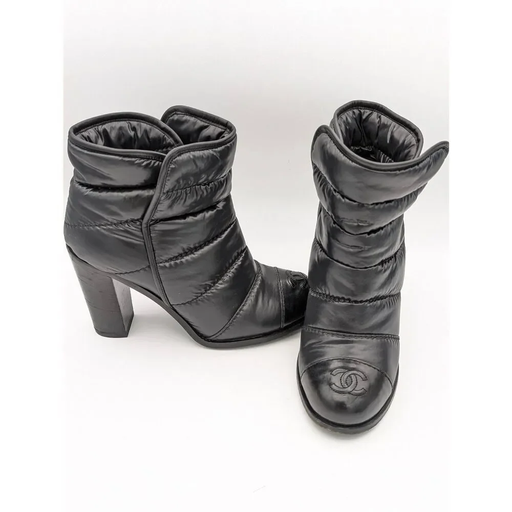 Chanel interlocking CC puffer ankle boots 38.5